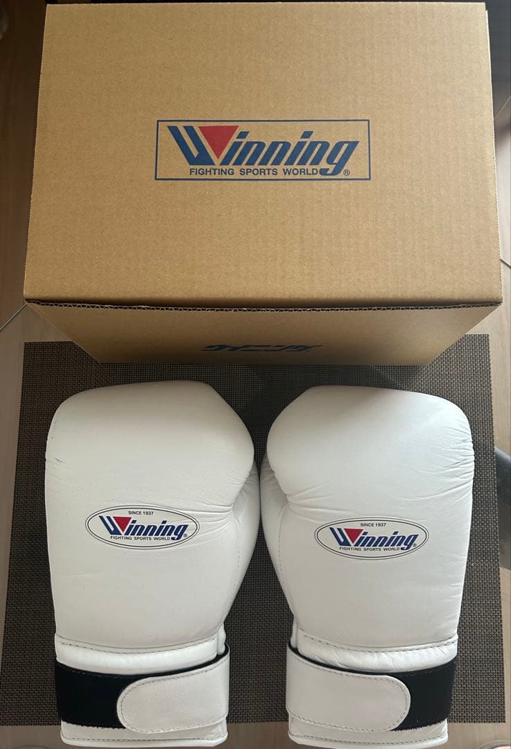 Winning ボクシンググローブ 14oz 白