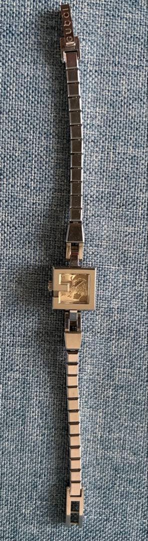 GUCCI シルバー スクエアフェイス 時計