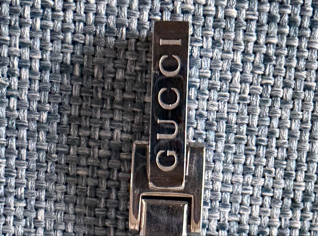 GUCCI シルバー スクエアフェイス 時計