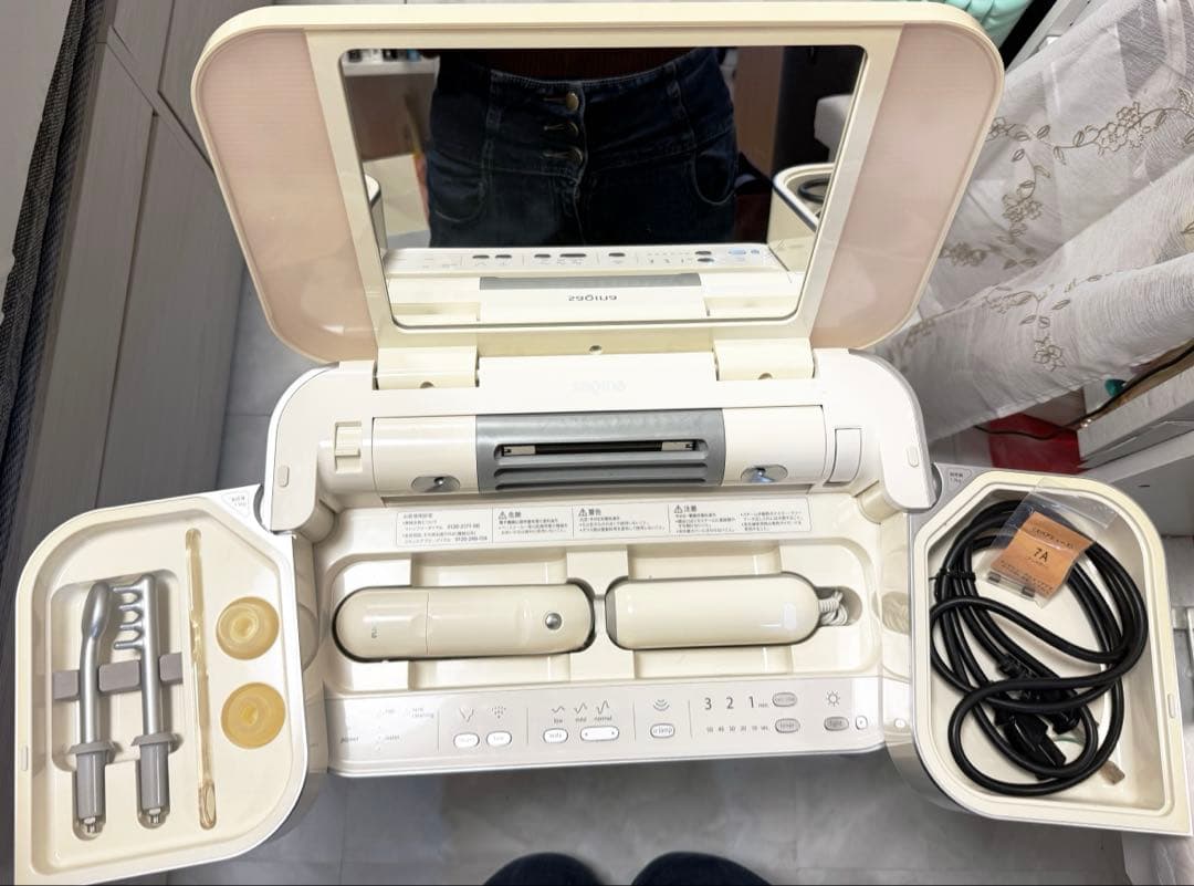 SAQINA美顔器 ホワイト スチーム機能付き　今だけお値下げ価格