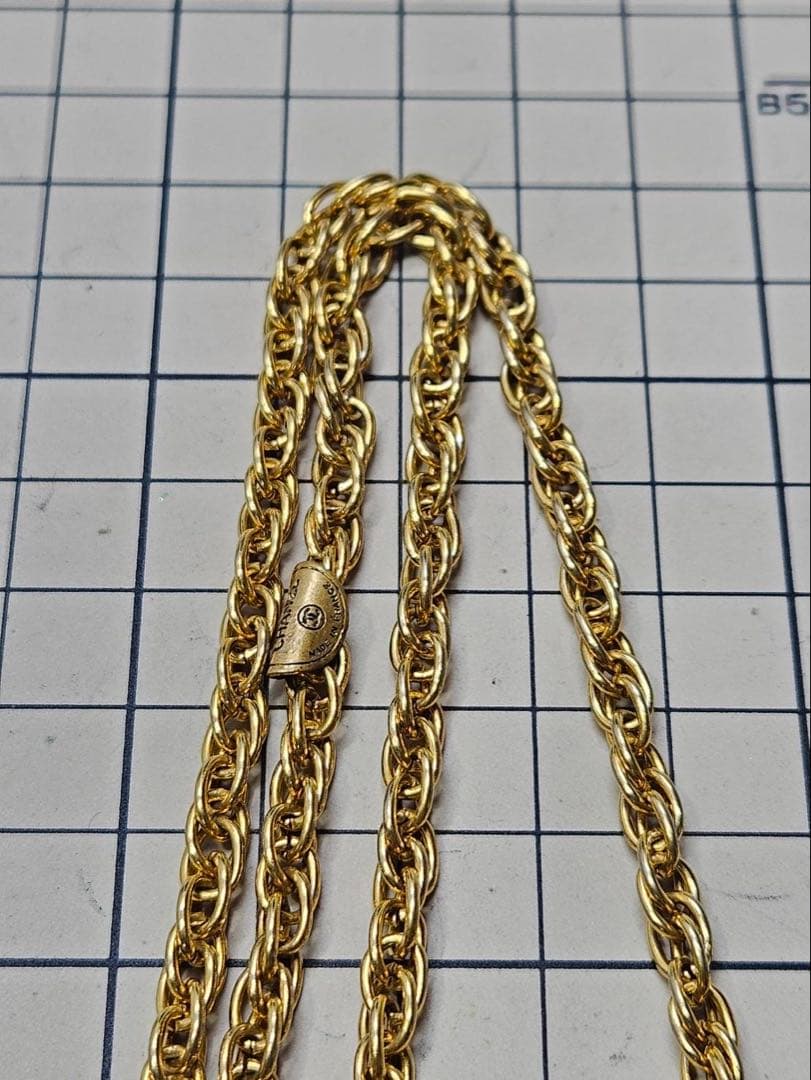 CHANEL　シャネル　刻印プレート有ココマーク　ロゴネックレスチェーンゴールド