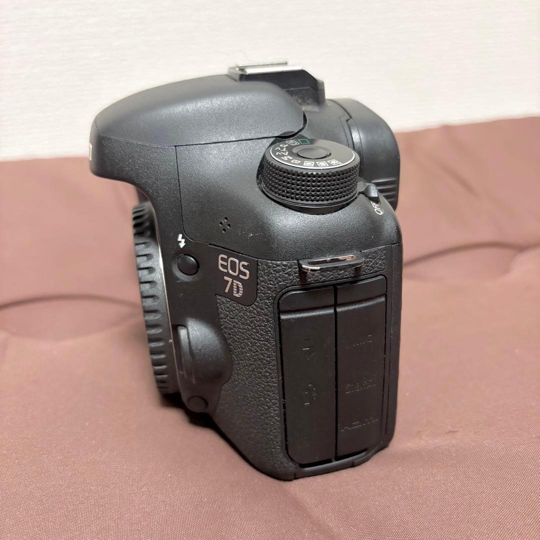 Canon EOS 7D★ボディ★BG-E7付★動作良好★デジタル一眼レフカメラ