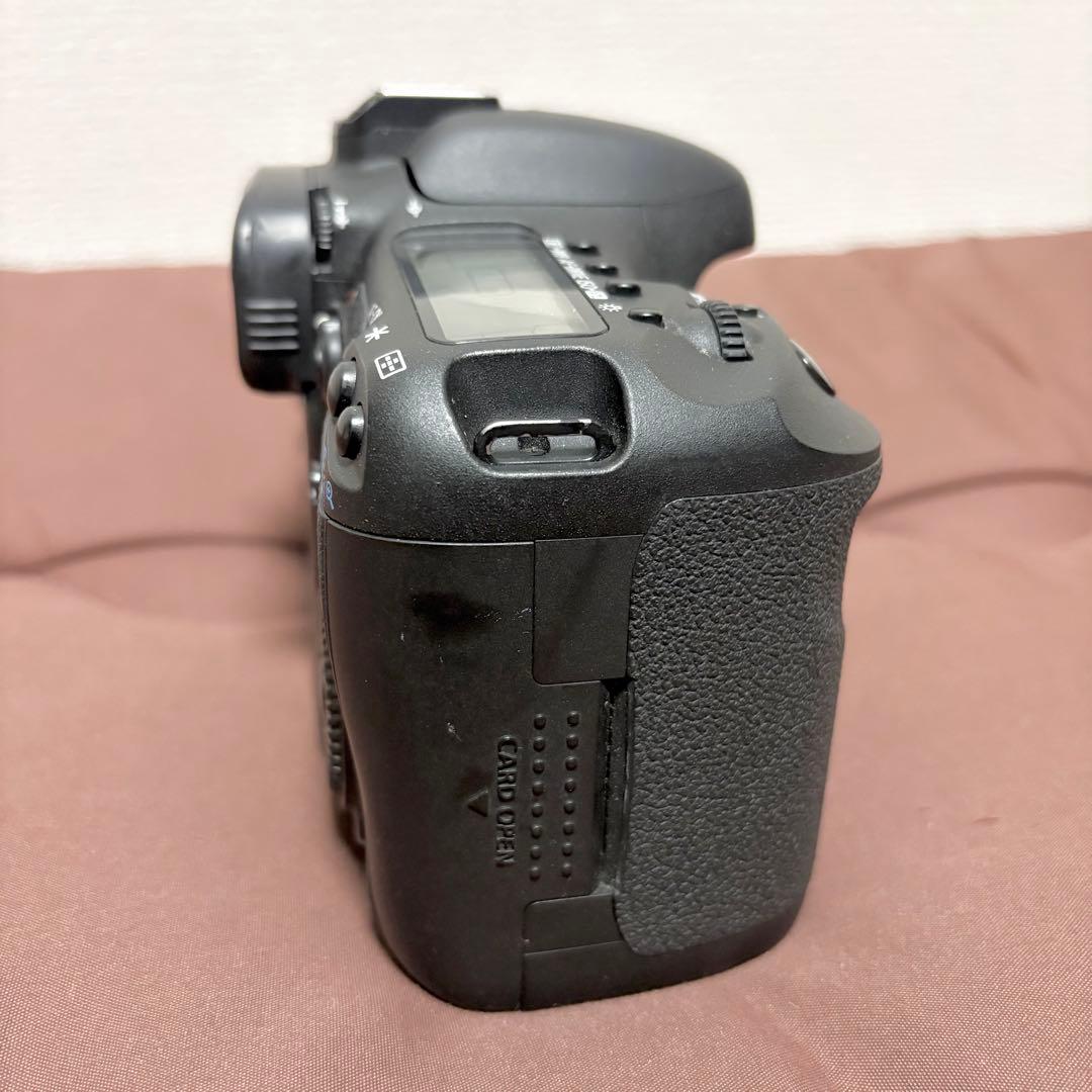 Canon EOS 7D★ボディ★BG-E7付★動作良好★デジタル一眼レフカメラ