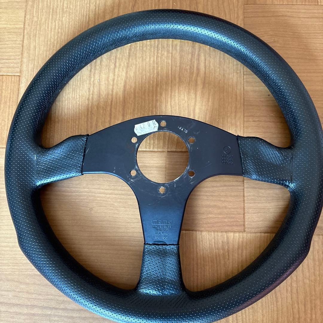 momo Competition D35 ステアリングホイール