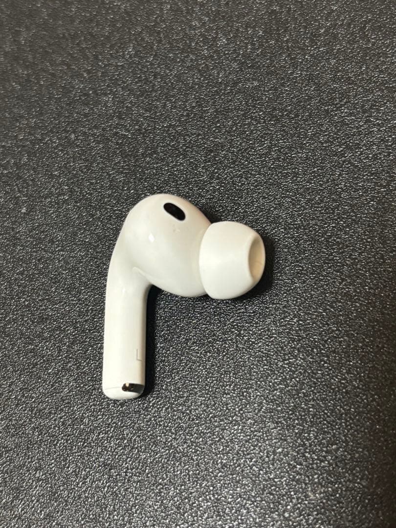 AirPods Pro第3世代の左耳　Apple