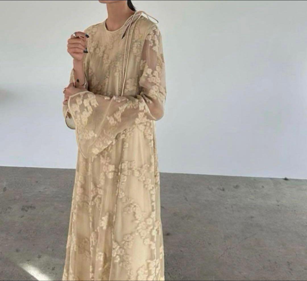 CLANE バージュフラワージャガードワンピース ベージュ　オケージョン