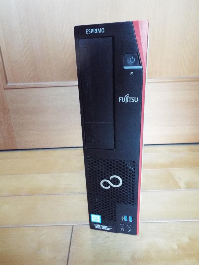Windowsデスクトップ ESPRIMO D588/TX i3-8100 8G SSD256G+HDD