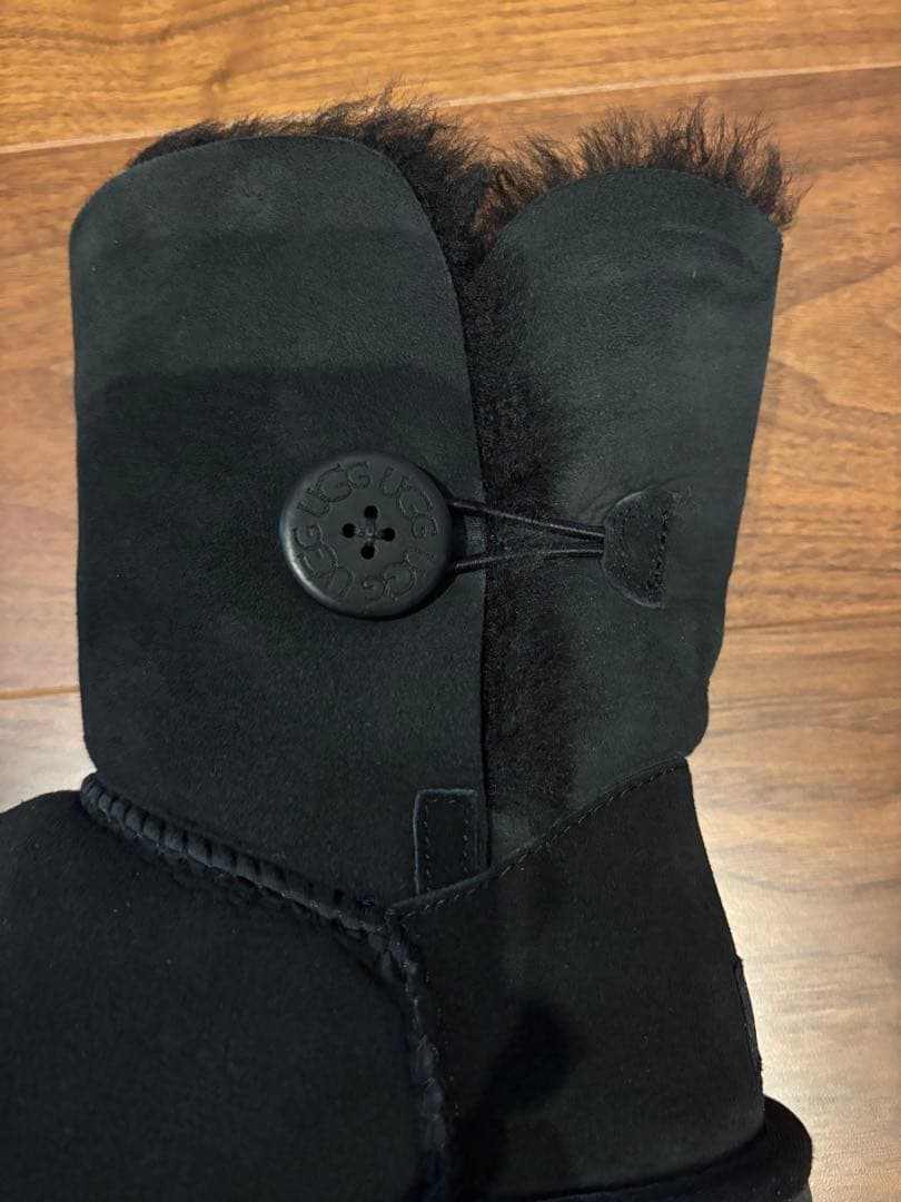 【美品】UGG W BAILEY BUTTON 24cm