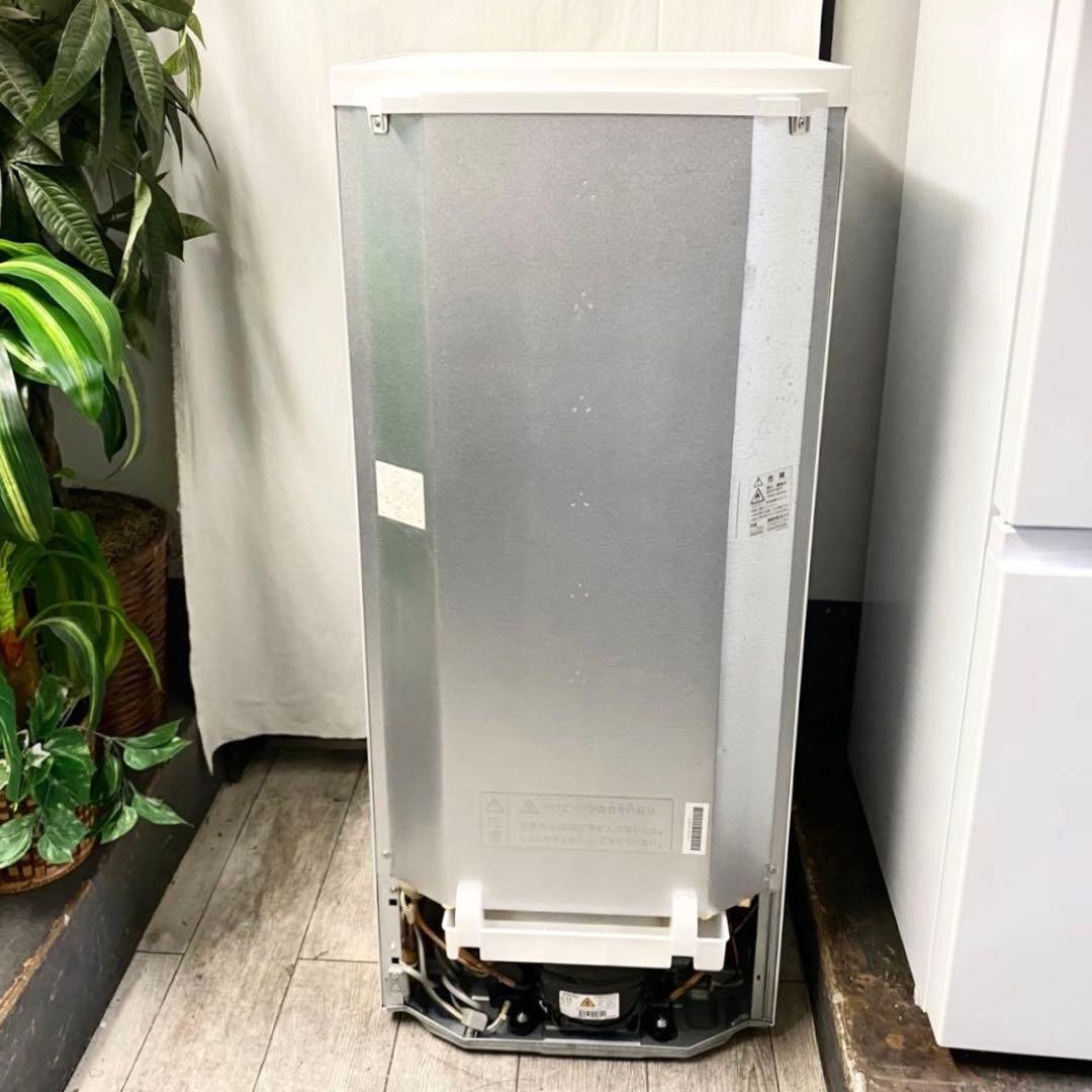 どっちも付け替えドアだから設置場所に悩まない！一人暮らしに！冷凍冷蔵庫137L