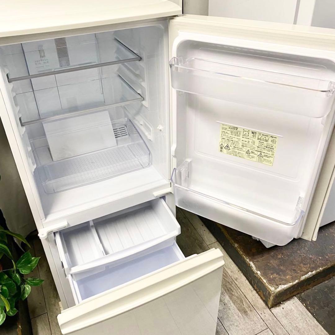 どっちも付け替えドアだから設置場所に悩まない！一人暮らしに！冷凍冷蔵庫137L