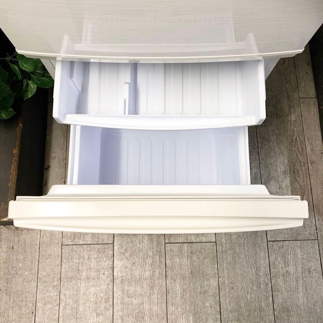 どっちも付け替えドアだから設置場所に悩まない！一人暮らしに！冷凍冷蔵庫137L