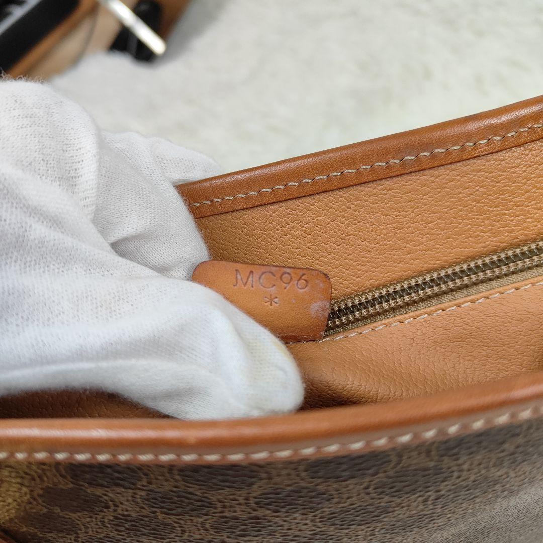 本日限定価格　セリーヌ　トートバッグ　マカダム　トリオンフ　型押し　バケツ型