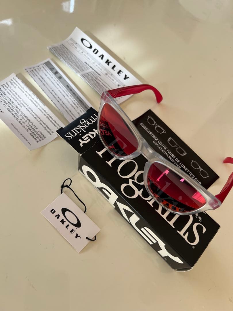 OAKLEY アビエーター風サングラス クリア/レッド