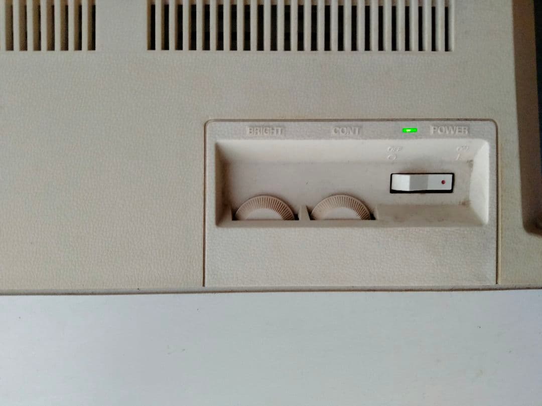 NEC PC-8801mkⅡSR デスクトップ コンピュータ 本体（ジャンク品）