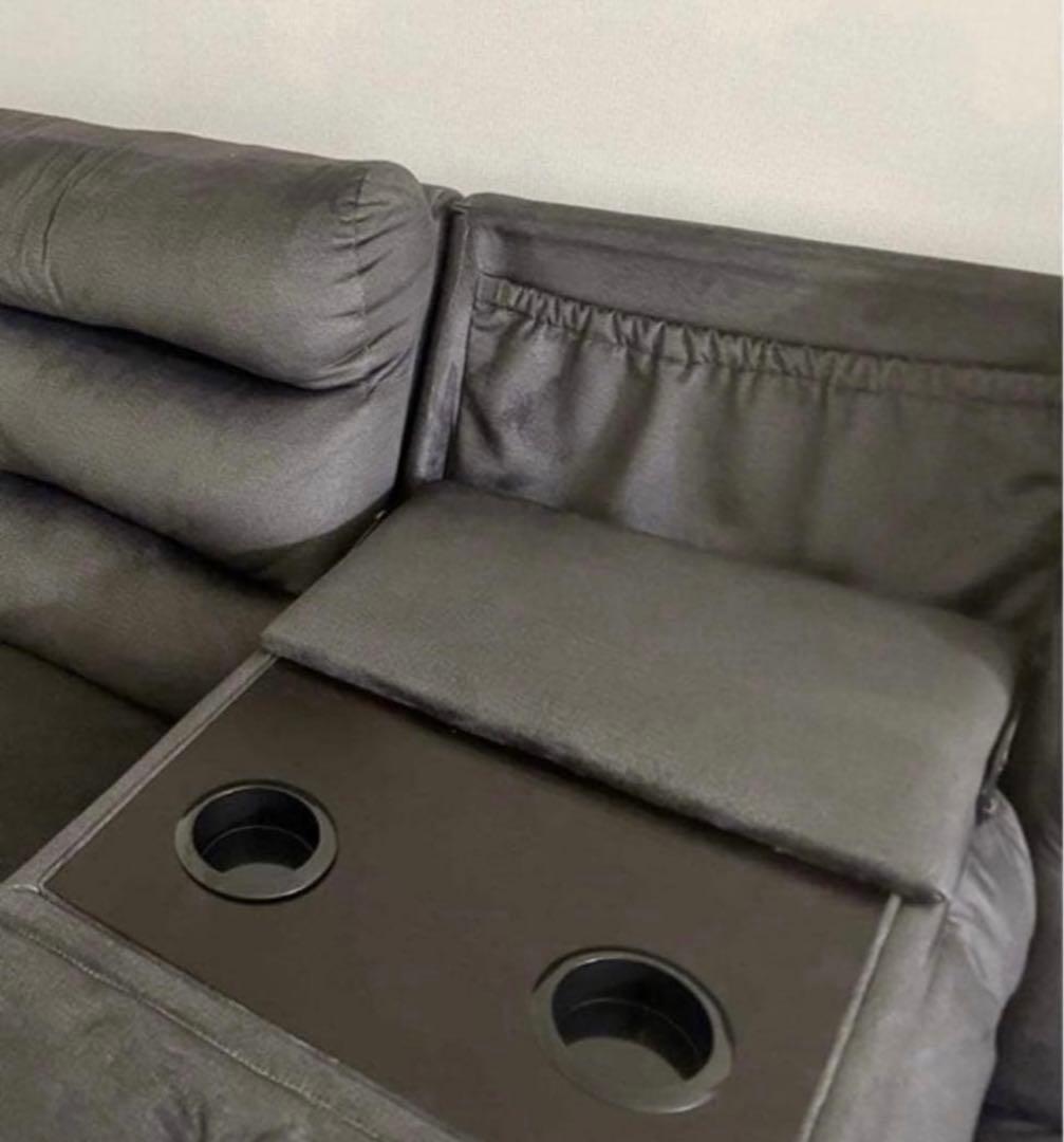 高級感あるおしゃれなテーブル付き　自動足置き　大きめソファー