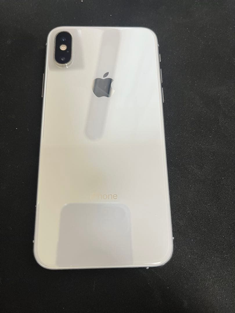ぴぴ【ジャンク品】 iPhone Xs シルバー 本体