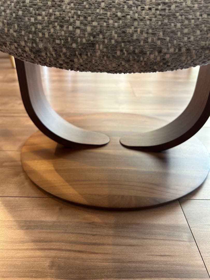 カリモク　オットマン　ザファースト