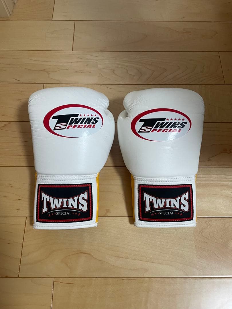 TWINS SPECIAL ボクシンググローブ 8oz