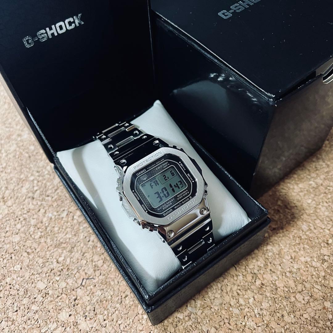 美品カシオGーSHOCK/GMWーB5000Dー1JAソーラー電波フルメタル