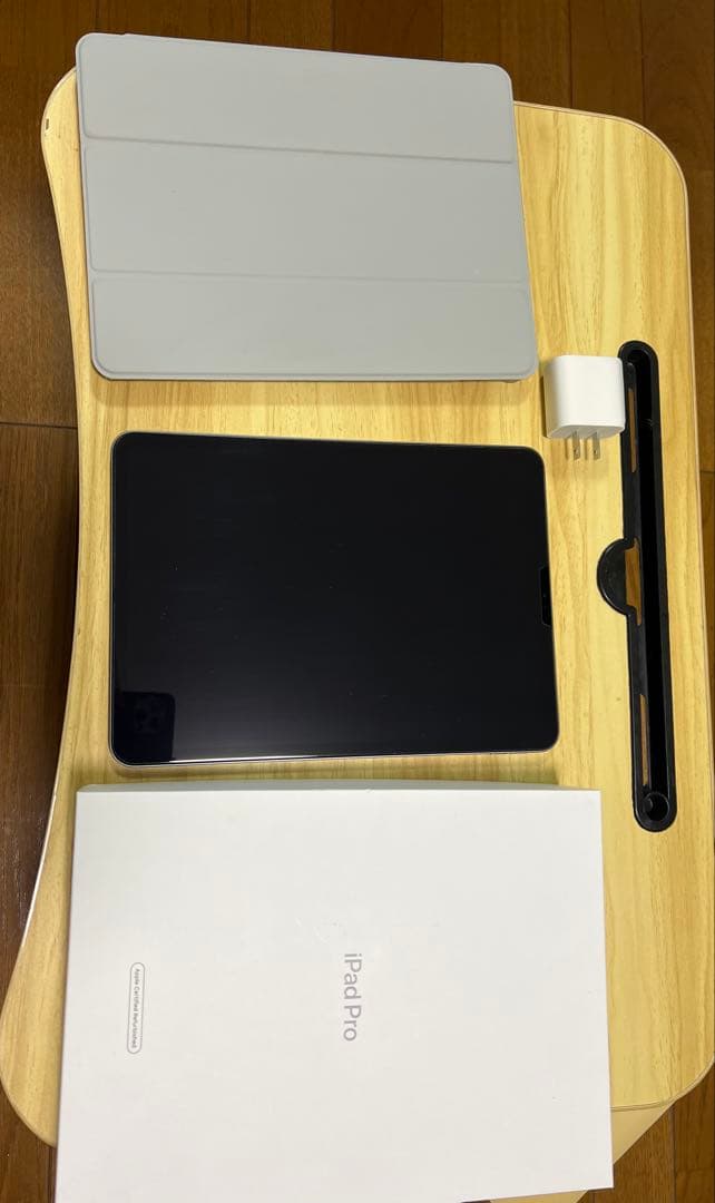 クーApple iPad Pro スペースグレー 本体　第二世代128gb