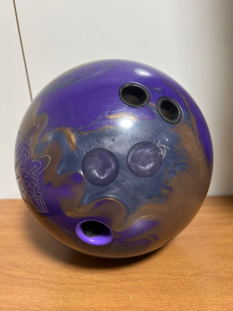 めい様Storm PhysiX Era ボウリングボール 15LB