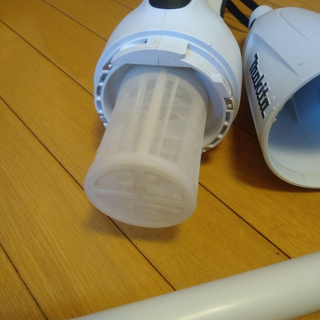 Makita　cl141fd 充電式掃除機 バッテリー付き