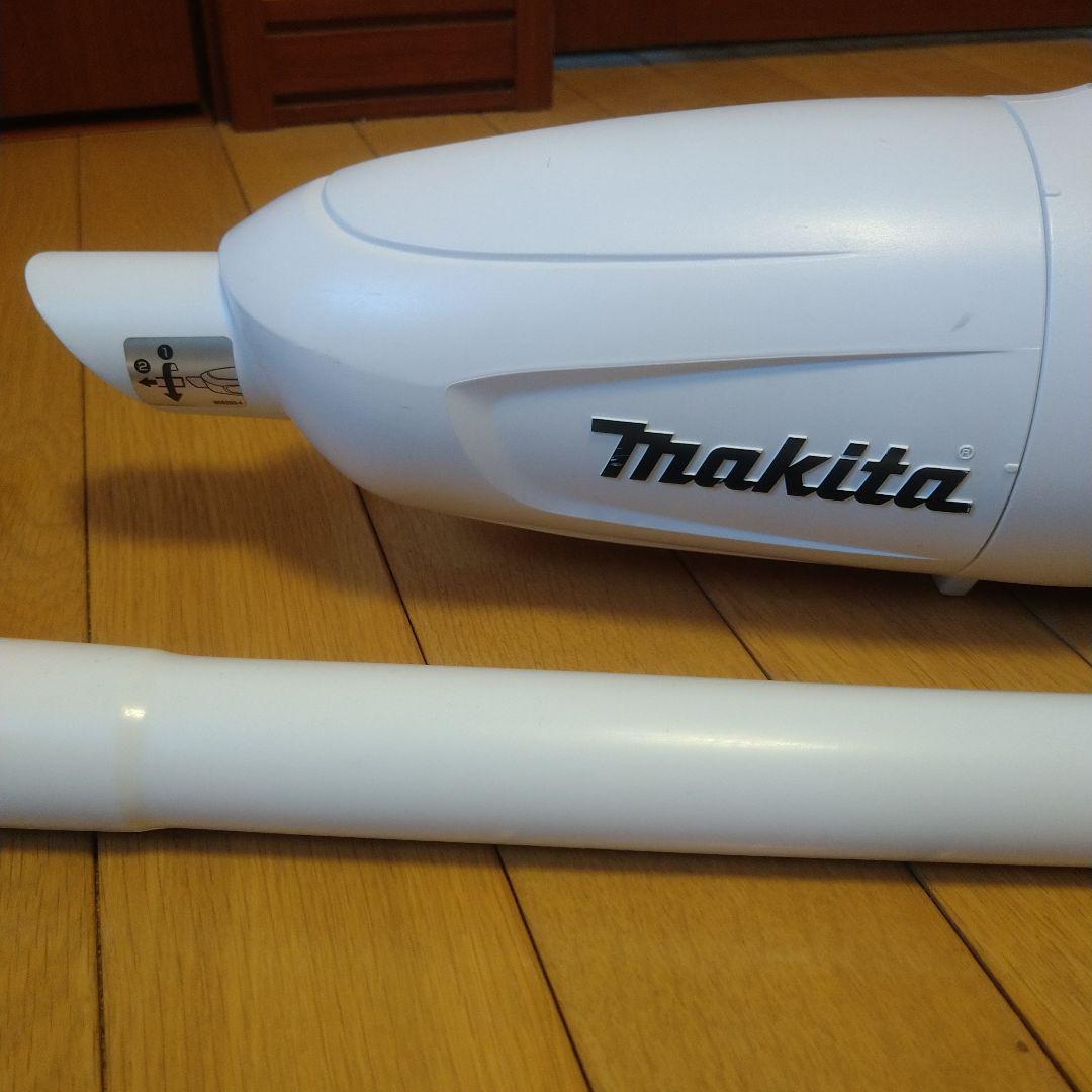 Makita　cl141fd 充電式掃除機 バッテリー付き