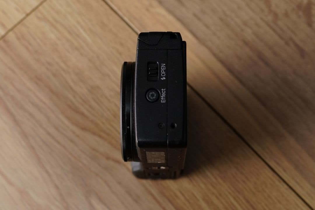 【傷あり、撮影問題なし】RICOH GR (APS-Cサイズ)