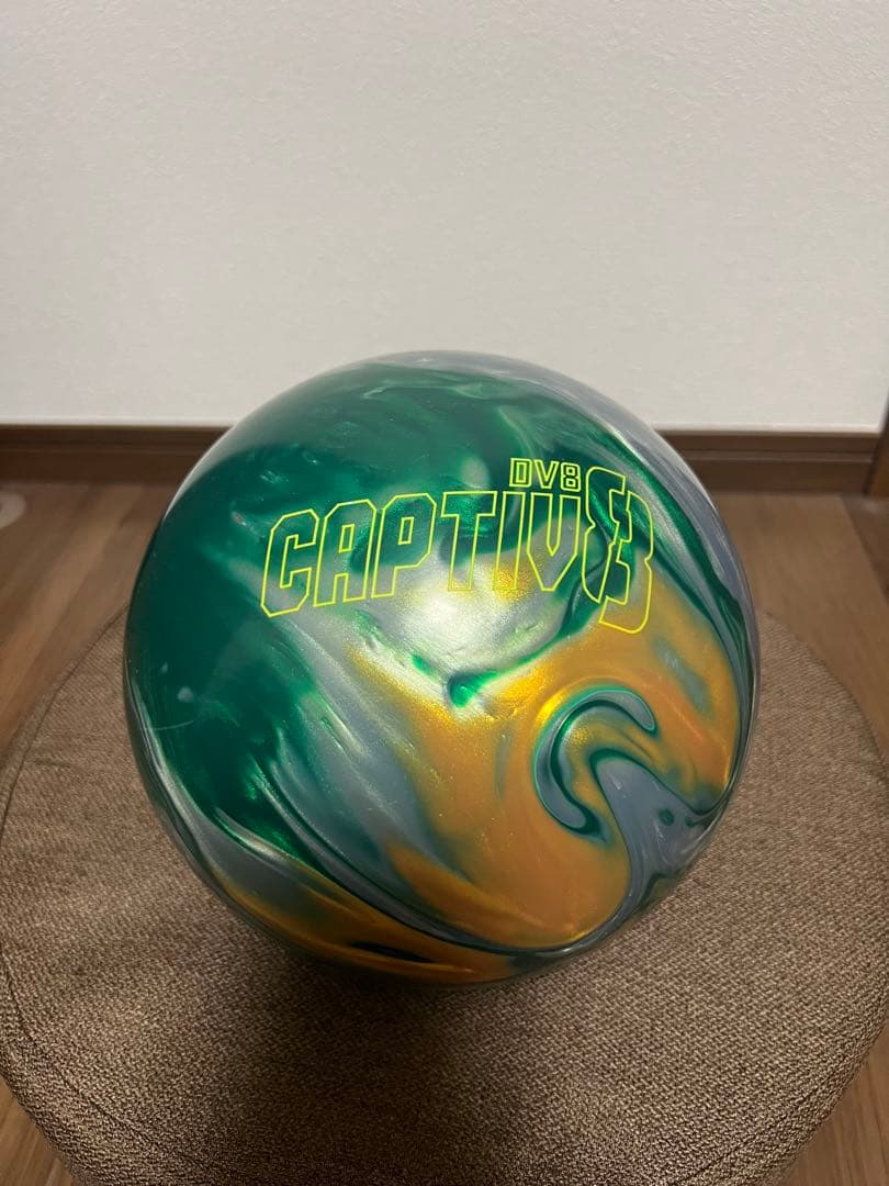ボウリング　キャプティヴェイト　新品　15ポンド4オンス