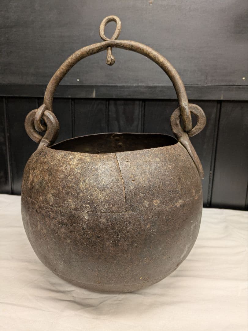 アンティーク　古いアイアンのバケツ/鉄のつるべ 　　鉢カバー　 古家具　ビン　缶