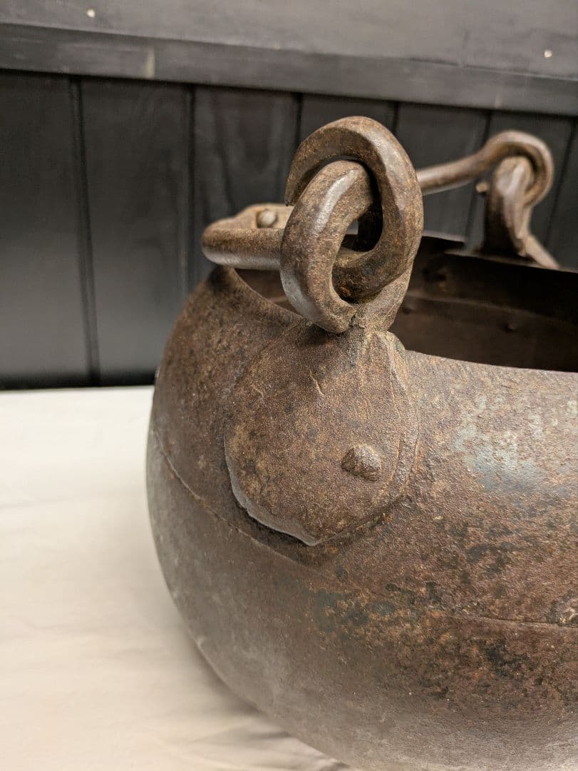 アンティーク　古いアイアンのバケツ/鉄のつるべ 　　鉢カバー　 古家具　ビン　缶