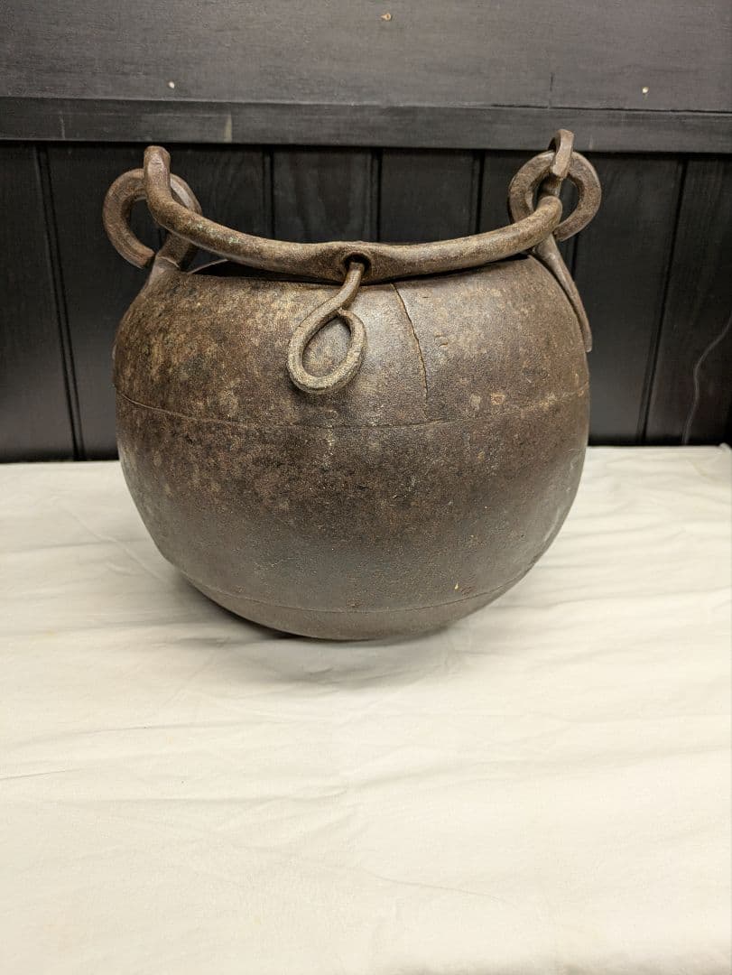 アンティーク　古いアイアンのバケツ/鉄のつるべ 　　鉢カバー　 古家具　ビン　缶