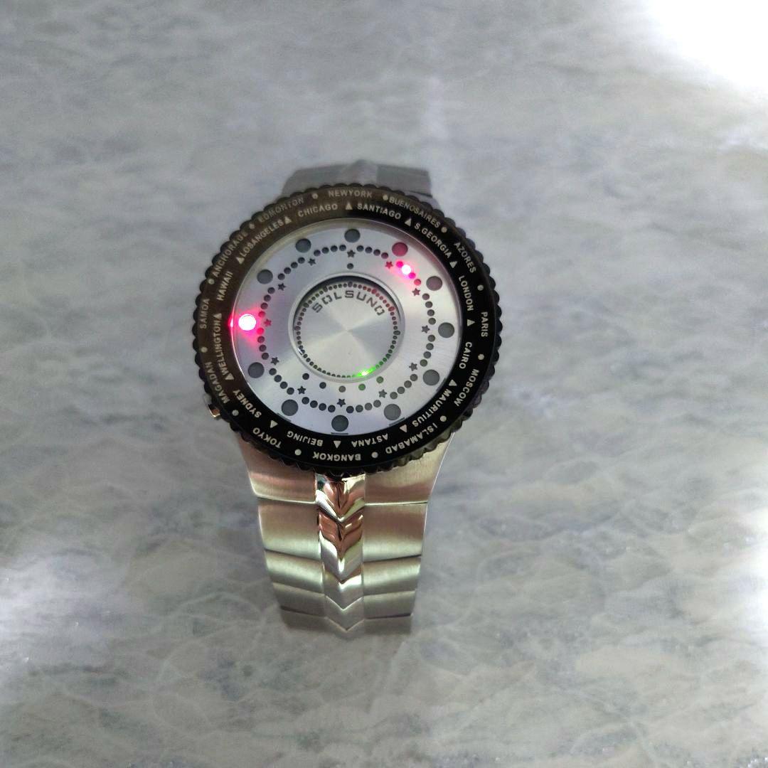 【激レア未使用同様】SOLSUNO SOLW/700R サイバーデザイン腕時計