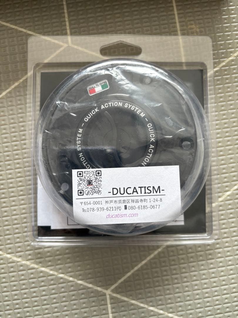 ドゥカティ　タンクキャップ　レーシング　クイック