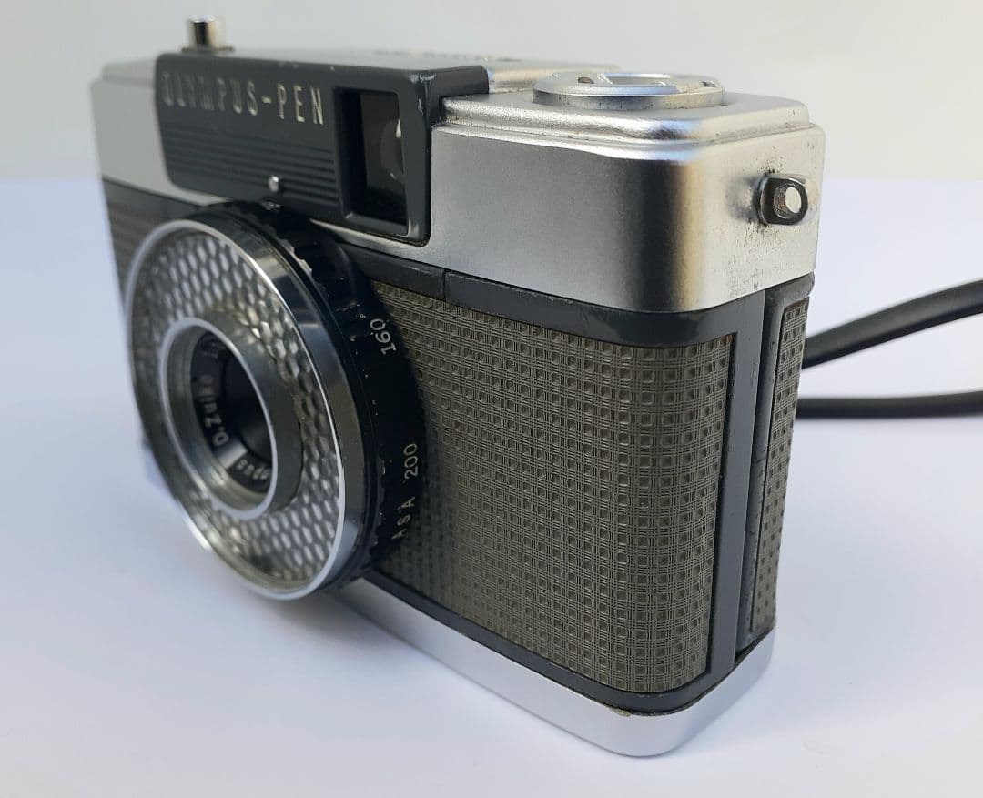 簡単EE撮影、フィルムが２倍に使えるハーフカメラの決定番「オリンパス・ペンEE」