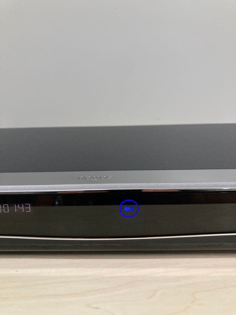 めっちゃ綺麗　シャープ　AQUOS ブルーレイ　BD-W 560