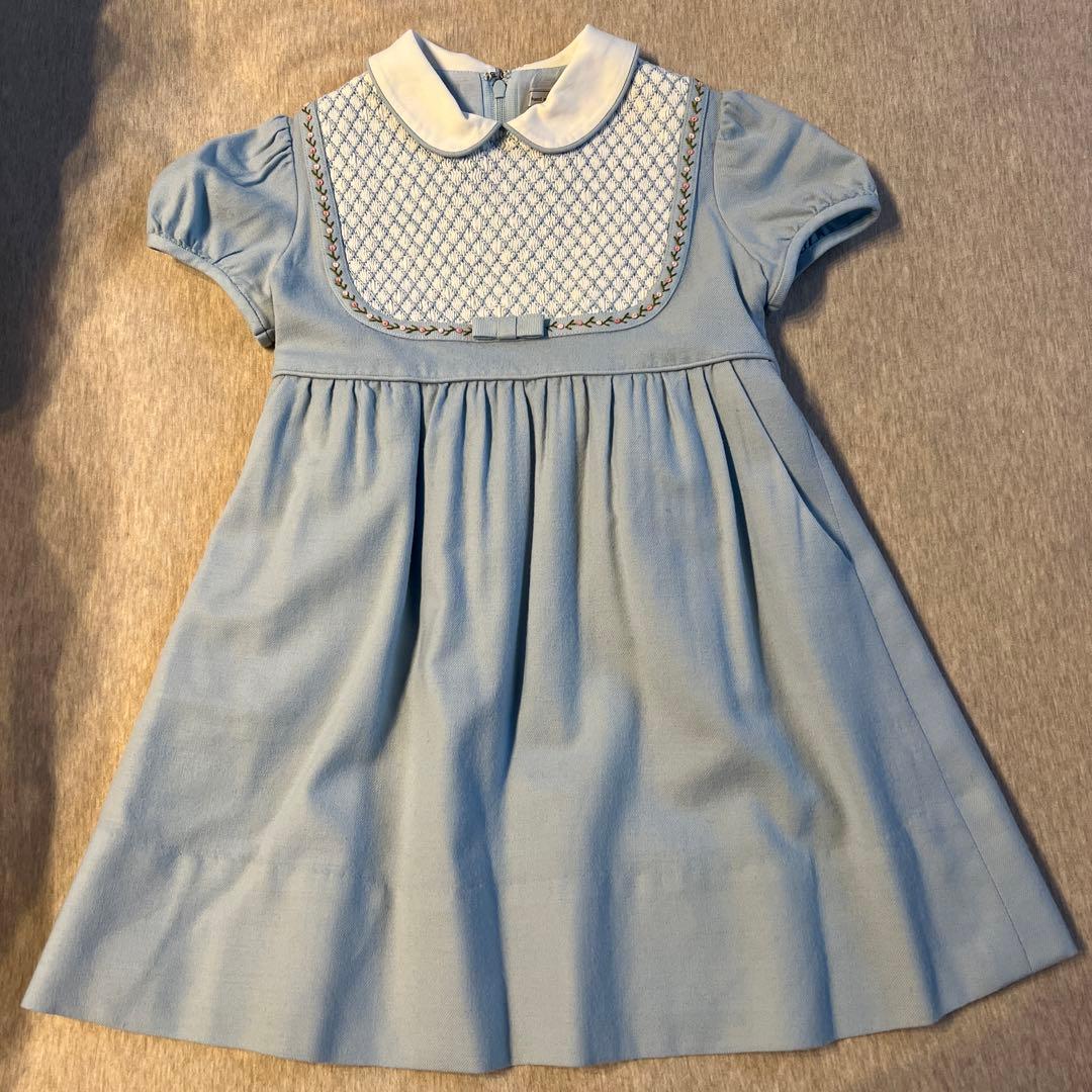 美品　白金よつば　スモッキングワンピース