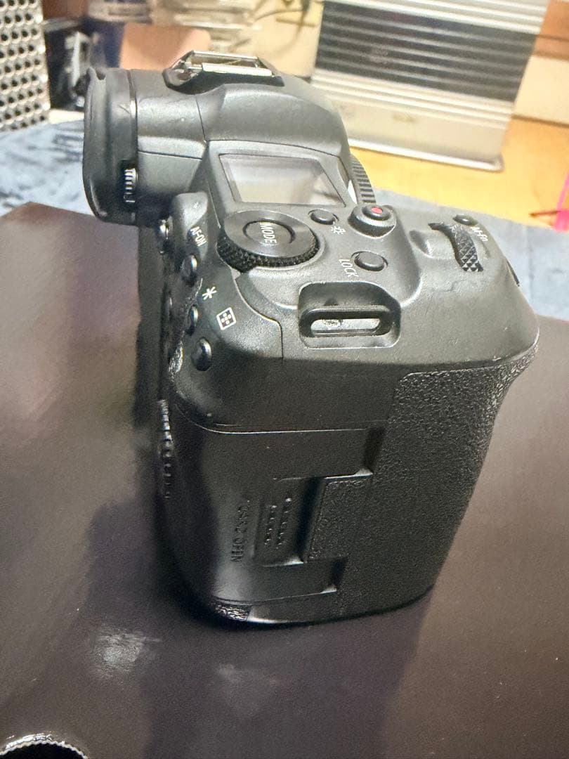 キャノン　CANON EOS R5ボディ