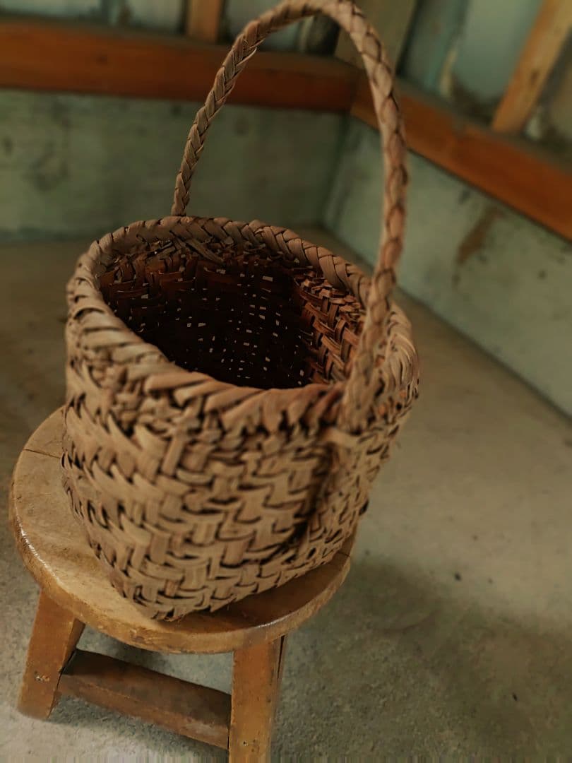 信州安曇野の山葡萄籠バック　里山手仕事