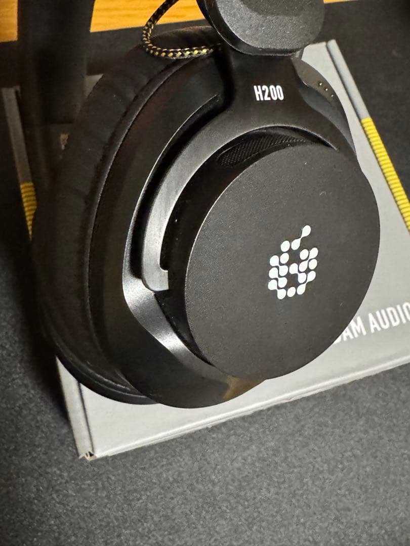 ヘッドホン adam audio H200