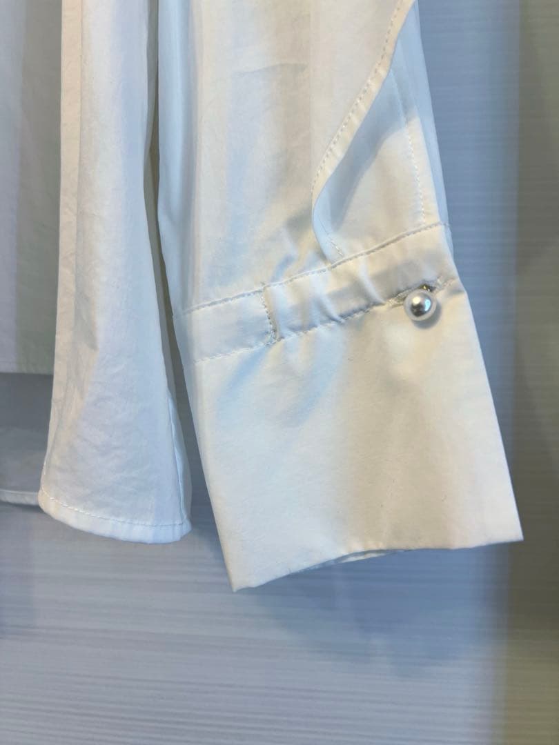 ありんこ　CHIGNON ラッフルシャツブラウス　美品　試着のみ