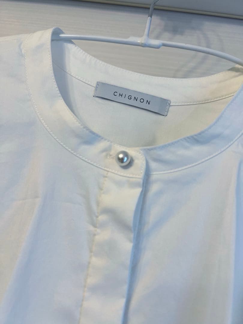 ありんこ　CHIGNON ラッフルシャツブラウス　美品　試着のみ