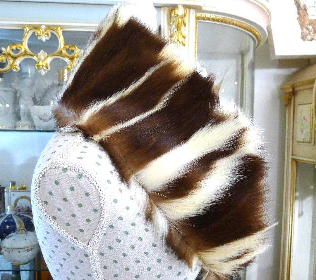 【FENDI】ブラウン＆ホワイト ウィーゼルFURスヌード未使用新品（専用箱付）