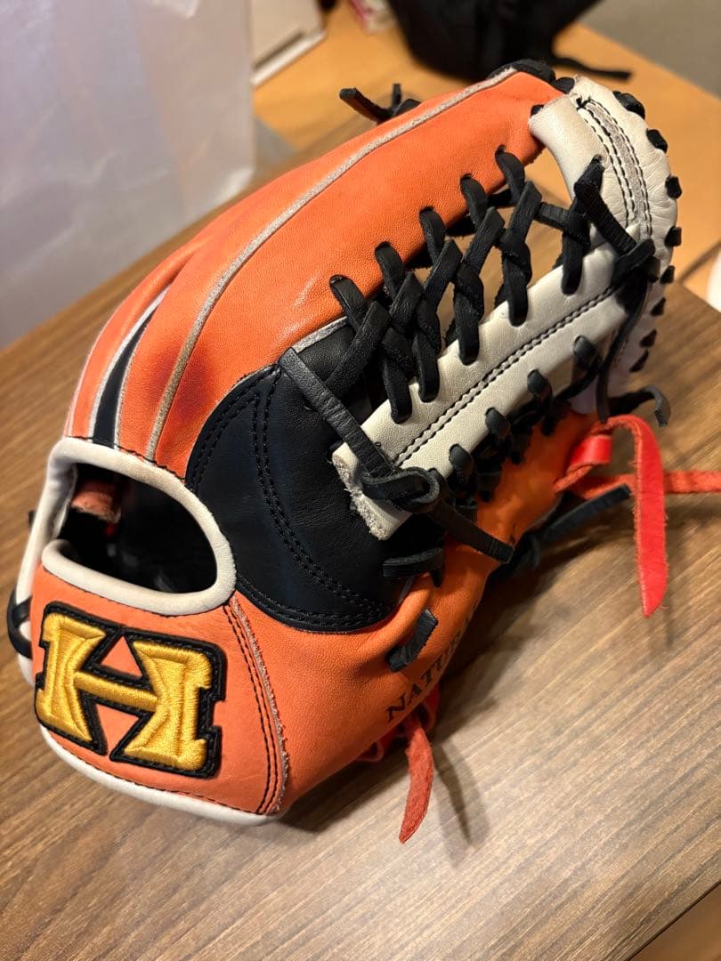 ハイゴールド軟式グラブ　ボール付き