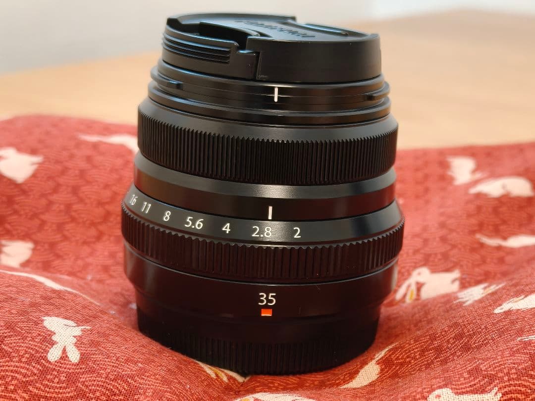 FUJIFILM XF35mm F2 R WR メタルフード、クロス付き