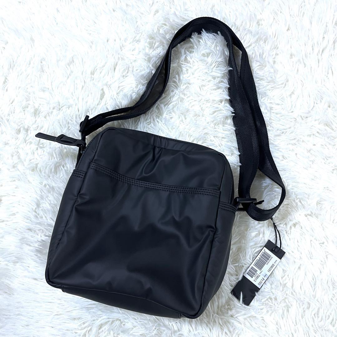 mi ✨DIESEL ショルダーバッグ ブラック