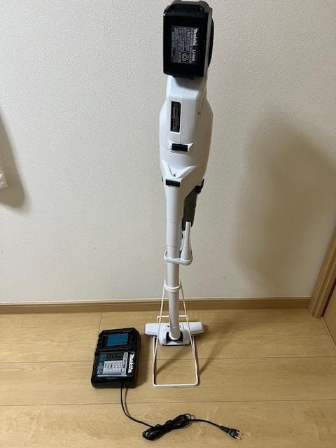 マキタ 充電式クリーナー CL286FDRFW 数回使用のみ 美品 正規店購入