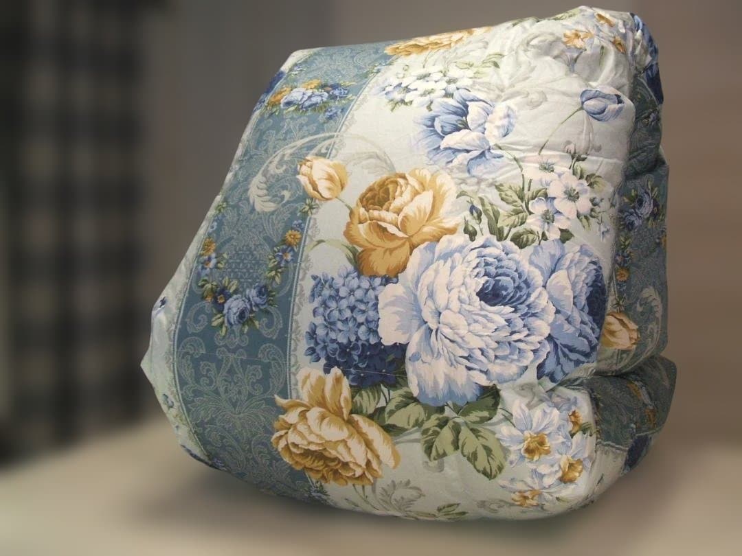 限定お買い得品‼️新品＊ロイヤル＊フランス９３％＊増量１，３キロ＊羽毛布団ＳＢ