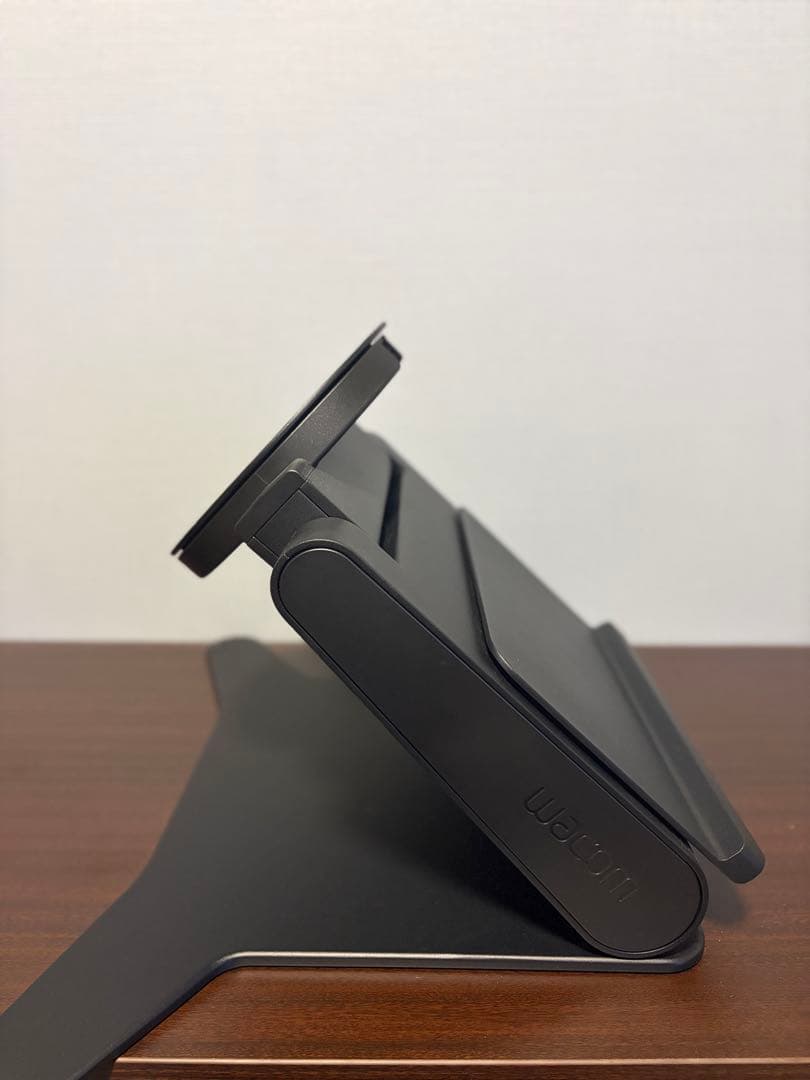 液タブ・ペンタブ Wacom Cintiq Pro 22 Stand
