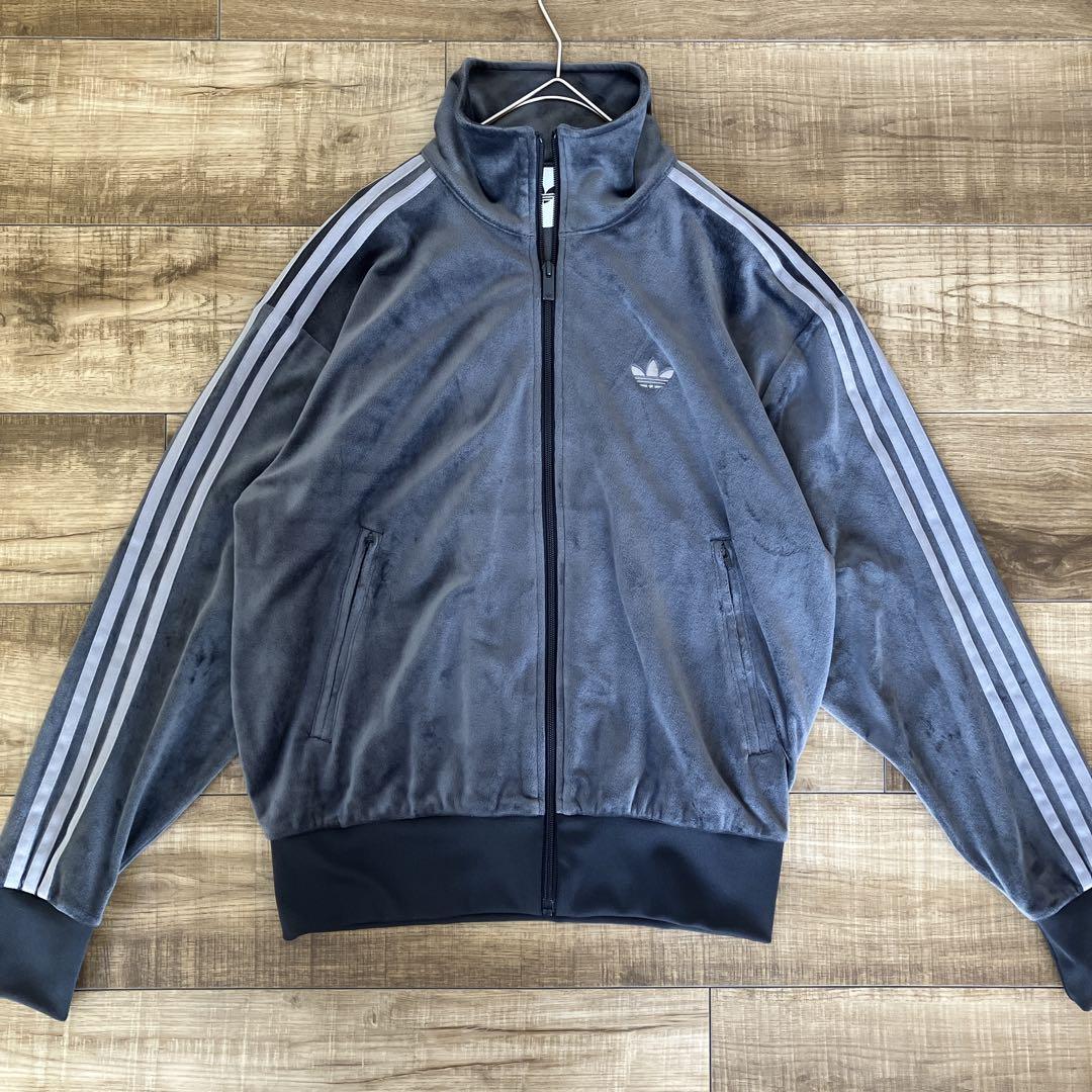 【人気モデル】adidas ベロア トラックジャケット グレー トレフォイル